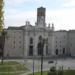 Come And Feel At Home In This Airy Three Bedrooms Apartment In Rome Centre
