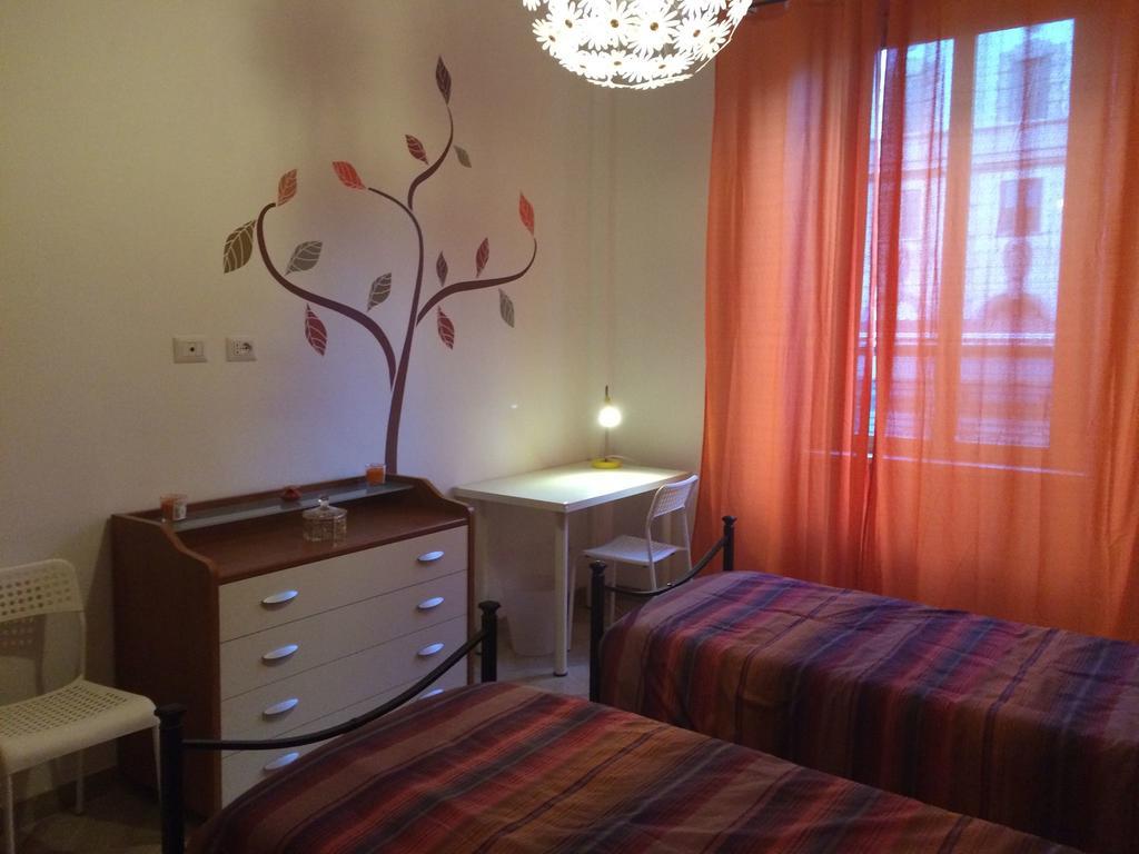 Come And Feel At In This Airy Three Bedrooms In Centre * Roma